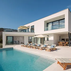  Villa Selene