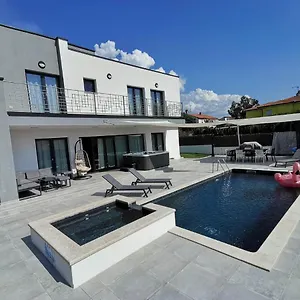  Villa Piante